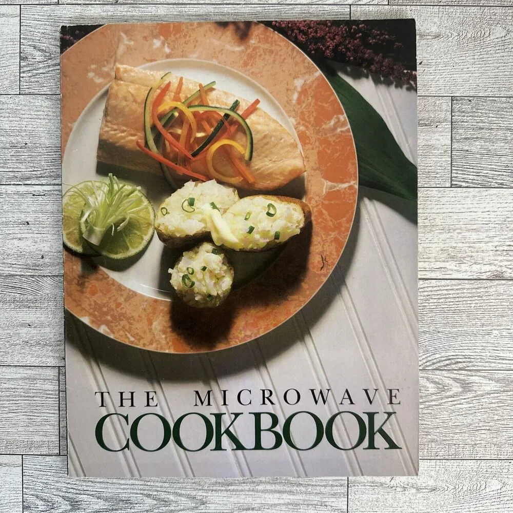 The Microwave Cookbook - Vintage Undated - Printed‎ in Korea Part No. 862A691P41